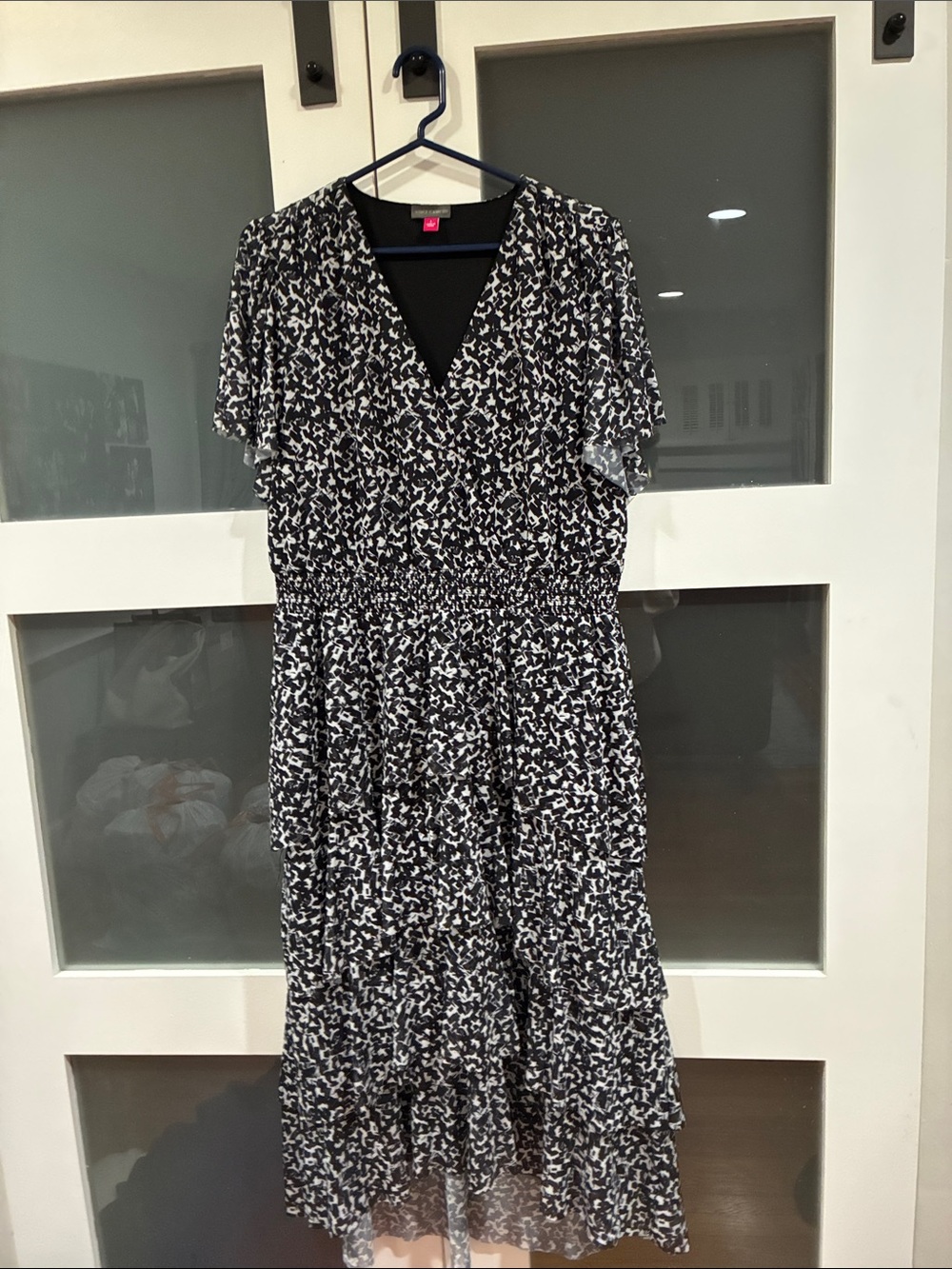 Vince Camuto Black & White Printed V-Neck Tiered Midi Dress